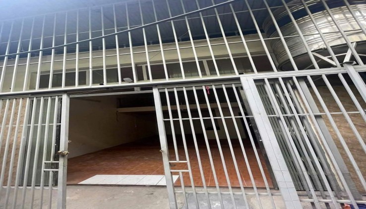 Cho thuê nhà C4 có gác xép ngõ Định Công Hạ, 50m2, gác xép 20m, 6 Triệu